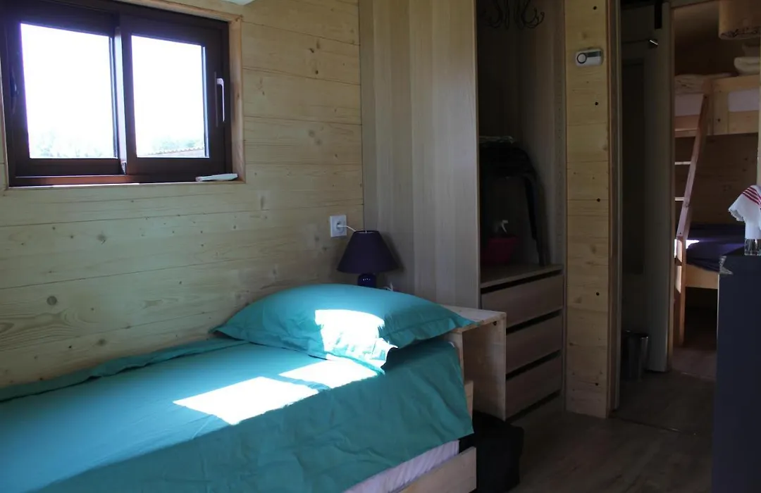 Mas dou l'Estele roulotte-gîte-1
